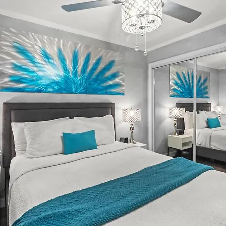 New - Waterfront Renovated Beauty With Heated Pool Aparthotel